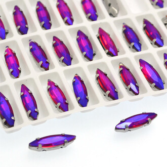 Стразы в цапах пришивные Лодочка 4х15 мм Розовый АВ 10 шт.