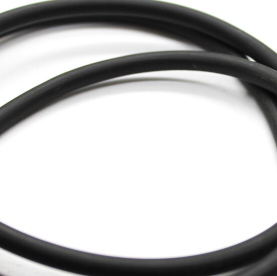 Шнур каучук 5 мм 1 м Черный