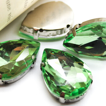 Стразы в цапах Капля 18х25 мм Салатовый 4 шт.