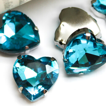 Стразы в цапах пришивные Сердце 14х15 мм Голубой 5 шт.