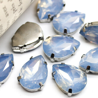 Стразы в цапах Капля 13х18 мм Голубой лунный 9 шт.