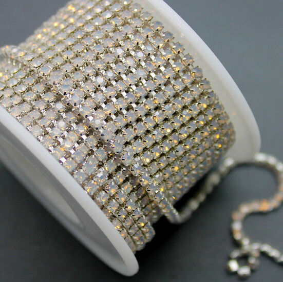 Стразовая цепь ss8 (2,5 мм) 1 м White opal silver