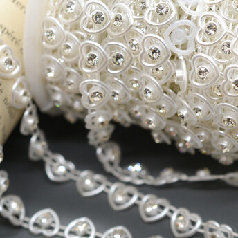 Полубусины на нитке Сердечки со стразами 8 мм 1 м Белый Beyaz_АА063