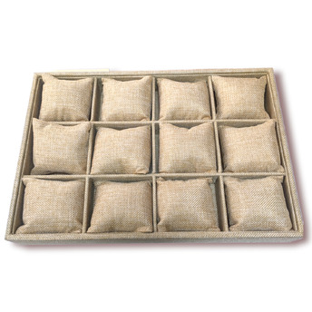 Дисплей на 12 браслетов.