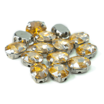 Стразы в цапах пришивные Овал 6х8 мм Шампань 10 шт.