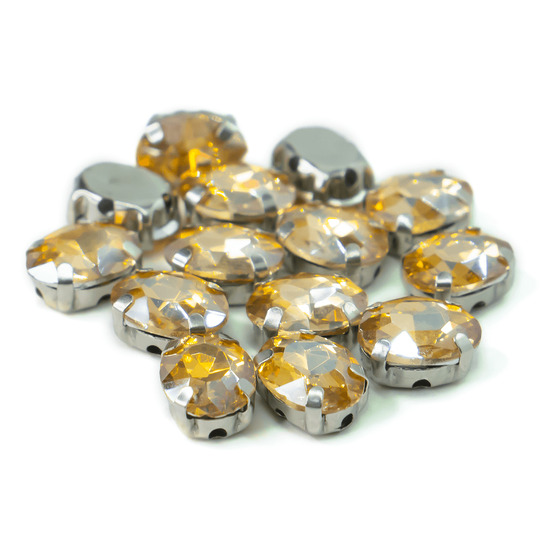 Стразы в цапах пришивные Овал 8х10 мм Шампань 10 шт.