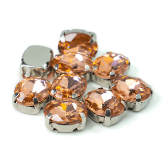 Стразы в цапах пришивные Овал 8х10 мм Водно-красный 10 шт.