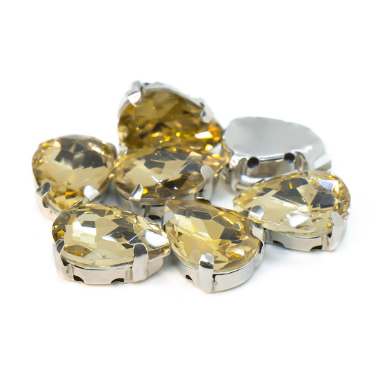 Стразы в цапах пришивные Капля 7х10 мм Бежевый 10 шт.