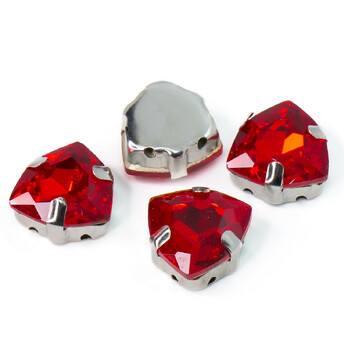 Стразы стекло К9 в цапах Треугольник 12 мм Красный 3 шт. _СЦ12043