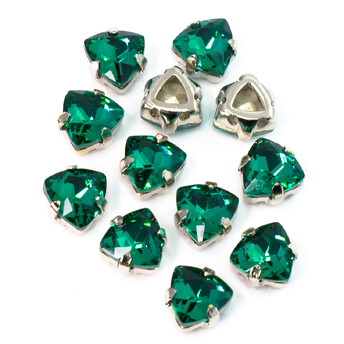 Стразы стекло К9 в цапах Треугольник 7 мм Изумруд 4 шт. _СЦ07036