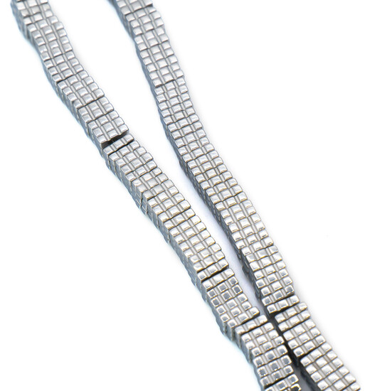Бусины Квадрат Гематит 4х1 мм Серебряный 40 см +-330 шт.