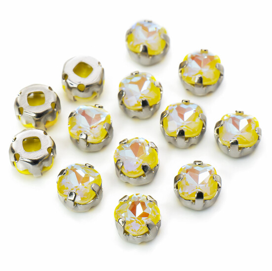 Стразы стекло К9 в цапах Квадрат Золотой 6 мм 3 шт. _СМ0607