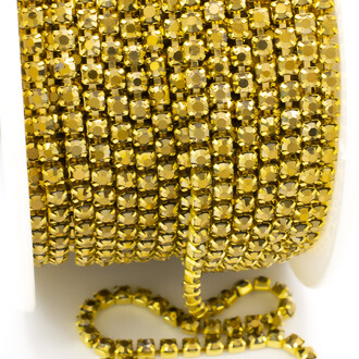 Стразовая цепь ss8 (2,5 мм) 1 м Gold in gold