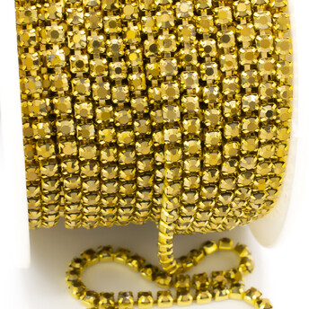 Стразовая цепь ss8 (2,5 мм) 1 м Gold in gold
