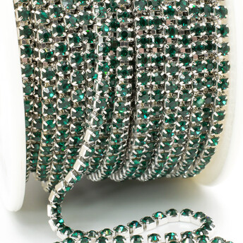 Стразовая цепь ss8 (2,5 мм) 1 м Emerald silver