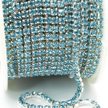 Стразовая цепь ss8 (2,5 мм) 1 м Aquamarine silver