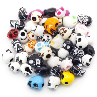 Бусины пластиковые Черепа микс 8-13 мм Разные цвета +-25 г