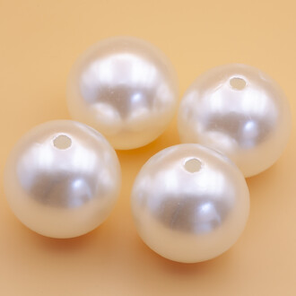 Бусины пластиковые имитация жемчуга 24 мм отв.3,2 мм +-27г (4 шт.)
