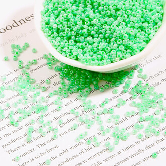 Бисер Блестящий 2 мм 50 г Салатовый яркий
