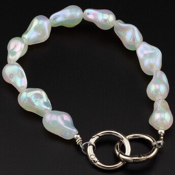 Держатель телефона декор чехла из фигурных бусин 30х1,5 см карабин 25 мм 1 шт. Лунный перламутр