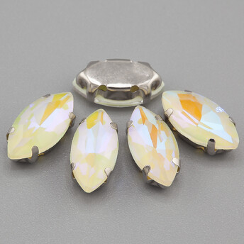 Стразы в цапах пришивные Лодочка 6х12 мм 5 шт. Белый мокко