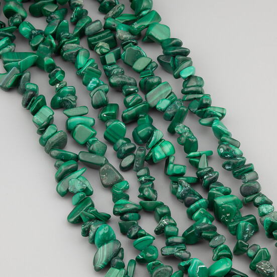 Малахит сколы крошка из камня 5-10 мм +-80 см 1 шт.