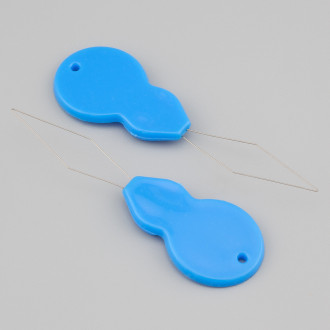 Нитевдеватель ручной пластиковый 5х1,5 см Голубой