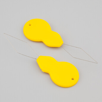 Нитевдеватель ручной пластиковый 5х1,5 см Желтый