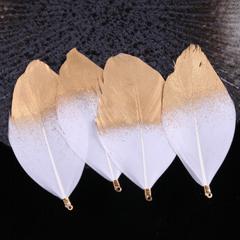 Перо гусиное крашеное с каллотом 8-11 см 1 шт. Белый с золотистым