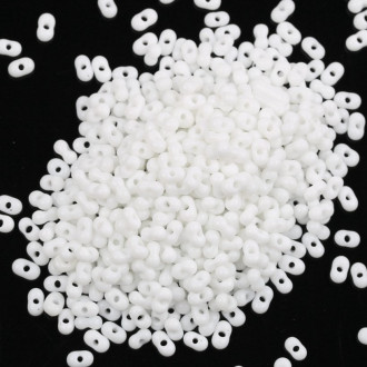 Бисер стеклянный в форме арахиса FARFALLE 6х4х3,2 мм 10 г Белый