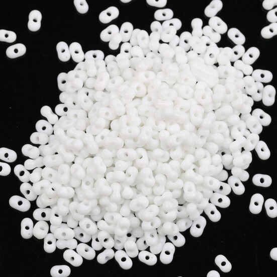 Бисер стеклянный в форме арахиса FARFALLE 6х4х3,2 мм 10 г Белый