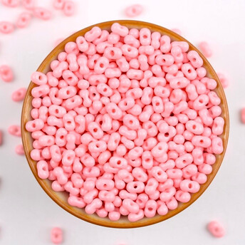 Бисер стеклянный в форме арахиса FARFALLE 6х4х3,2 мм 10 г Розовый светлый