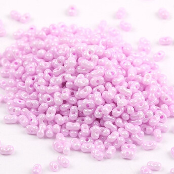 Бисер стеклянный в форме арахиса FARFALLE 6х4х3,2 мм 10 г Сиреневый блестящий