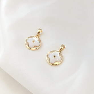 Кулон Clover круглый с перламутром медный 18К позолота 18х11,5 мм 1 шт. Золото