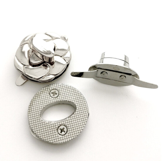 Замок для сумки Flower поворотный 31х30х15 мм 1 шт. Платина