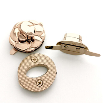 Замок для сумки Flower поворотный 31х30х15 мм 1 шт. Золотистый