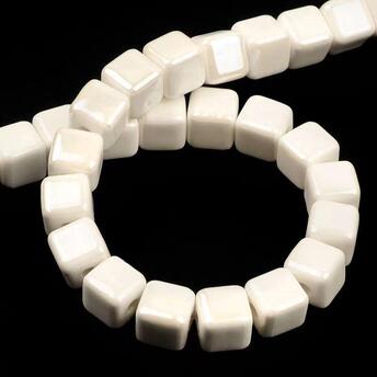 Бусины Куб керамические 8х8 мм 5 шт. Белый