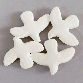 Бусина керамическая птица Горлица 42х34 мм 1 шт. Белый