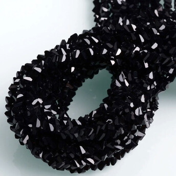 Бусины Swarovski огранка треугольник 2 мм Ø 0,8 мм 22 см (+-148 шт.) Черный непрозрачный