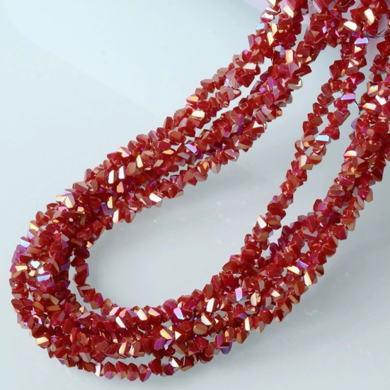 Бусины Swarovski огранка треугольник 4 мм Ø 1 мм 30 см (+-130 шт.) Бордовый АВ непрозрачный