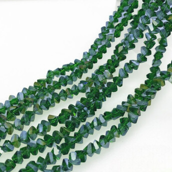 Бусины Swarovski огранка треугольник 4 мм Ø 1 мм 30 см (+-130 шт.) Изумрудный АВ прозрачный