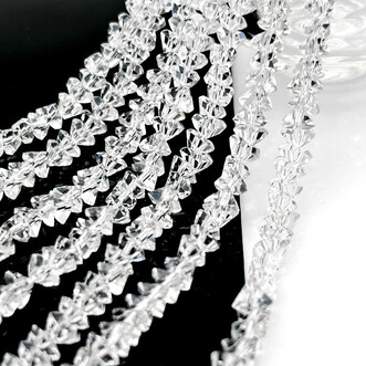 Бусины Swarovski огранка треугольник 6 мм Ø 1 мм 30 см (+-85 шт.) Прозрачный