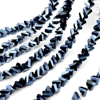 Бусины Swarovski огранка треугольник 4 мм Ø 1 мм 35 см (+-130 шт.) Синий темный металлик