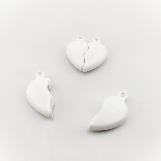 Замок подвеска магнитная Сердце 21,5х25х6 мм 1 шт. Белый