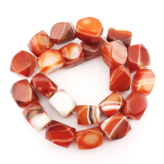 Сердолик бусины из камня граненые самородки 10-13 мм +-31 см 22 шт.