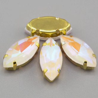 Стразы в золотых цапах пришивные Лодочка 7х15 мм 5 шт. Белый мокко