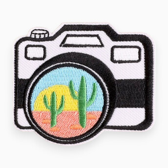 Термоаппликация Camera cactus вышитая 6,1х7,1 см 1 шт. Разные цвета