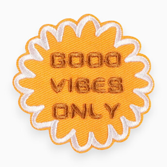 Термоаппликация Good vibes only вышитая 6х6 см 1 шт. Оранжевый