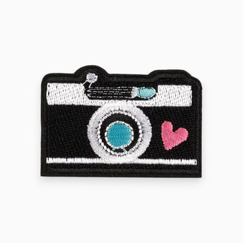 Термоаппликация Camera вышитая 3,9х5,7 см 1 шт. Черный