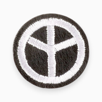 Термоаппликация PACIFIC вышитая 3х3 см 1 шт. Черный